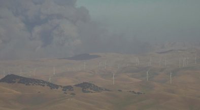 combaten-incendio-forestal-avivado-por-viento-al-este-de-san-francisco-en-california