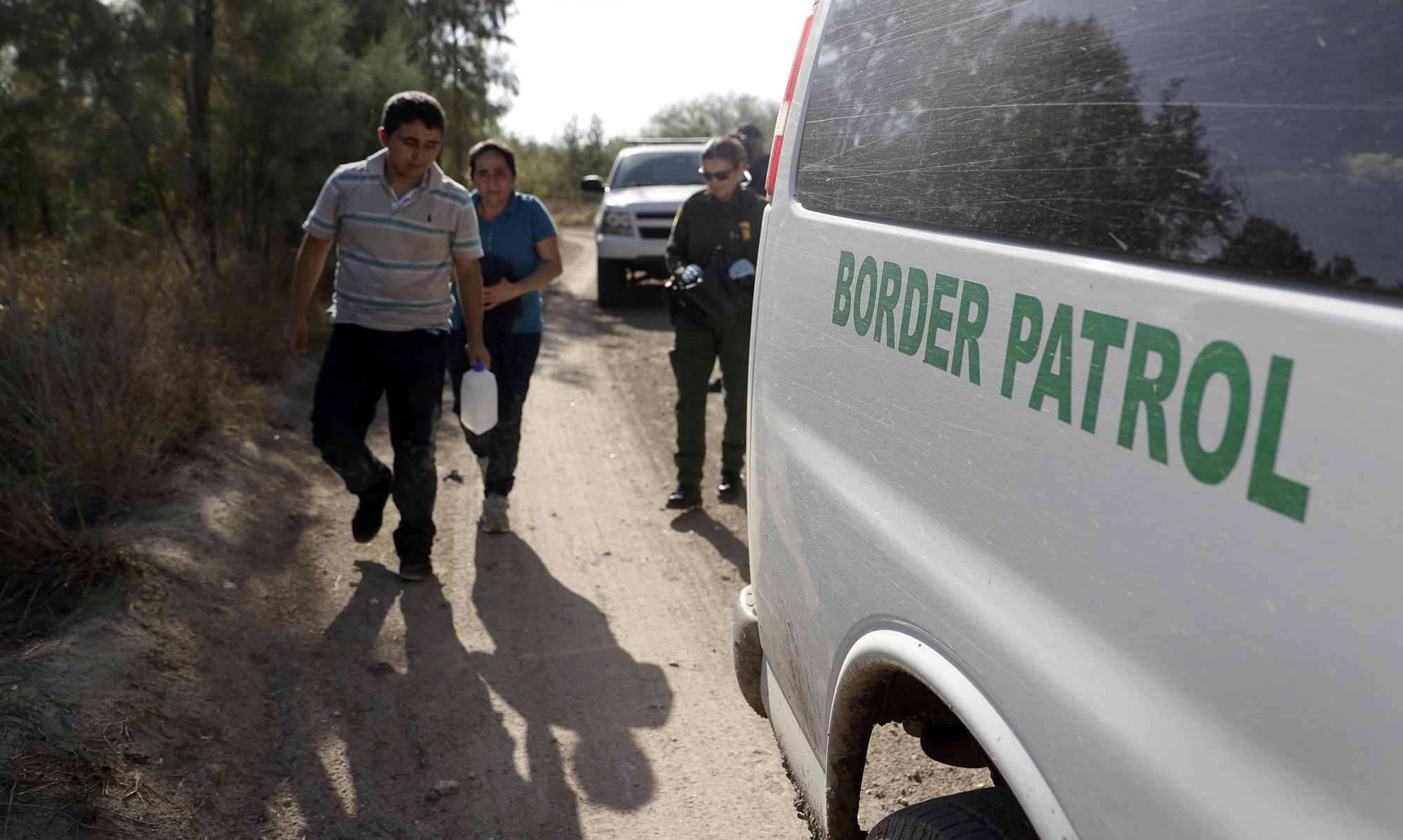 Las cuatro horas que serán esenciales para inmigrantes que crucen la frontera, según orden de Biden – La Opinión