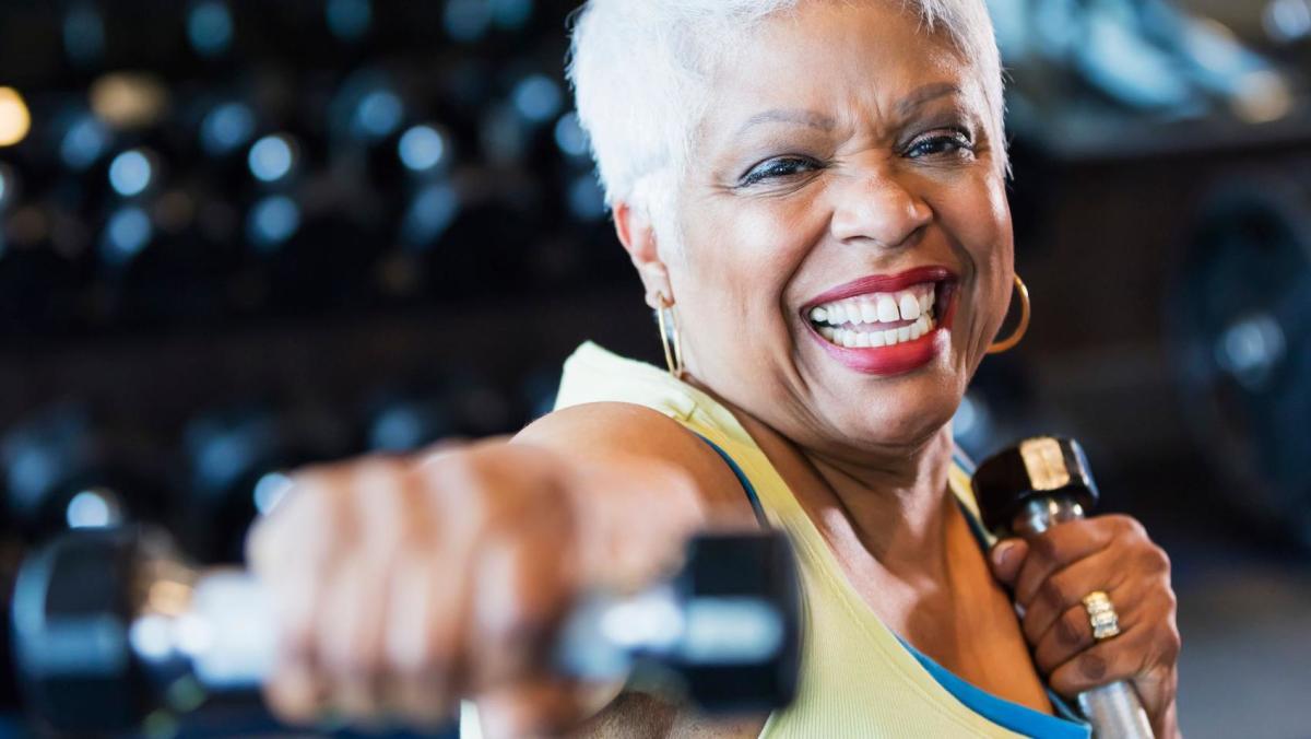 por-que-al-hacernos-mayores-tenemos-que-centrarnos-en-ganar-musculo-mas-que-en-perder-peso