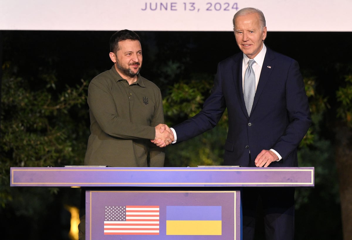 Biden y Zelenski firman un acuerdo de seguridad para acercar a Ucrania a la integración en la OTAN