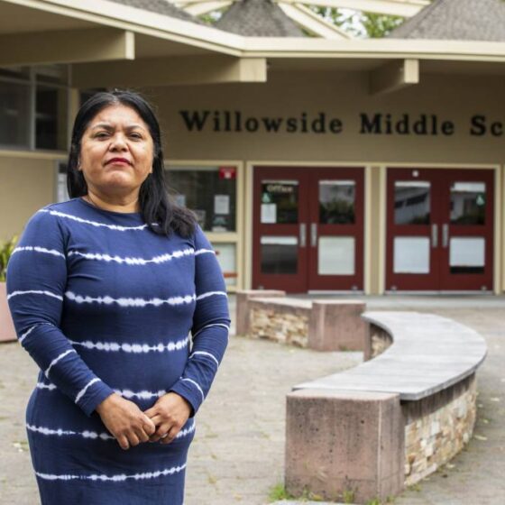 En el Condado de Sonoma, padres inmigrantes luchan para recuperar el enlace bilingüe de las escuelas | KQED