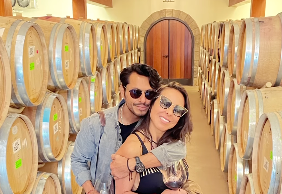 Kate del Castillo celebra 3 años de amor con su novio Edgar Bahena