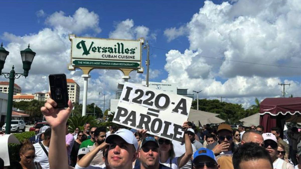 biden-deja-afuera-a-cubanos-con-i220a-en-su-nueva-politica-migratoria-que-legalizara-a-medio-millon-de-inmigrantes-ilegales