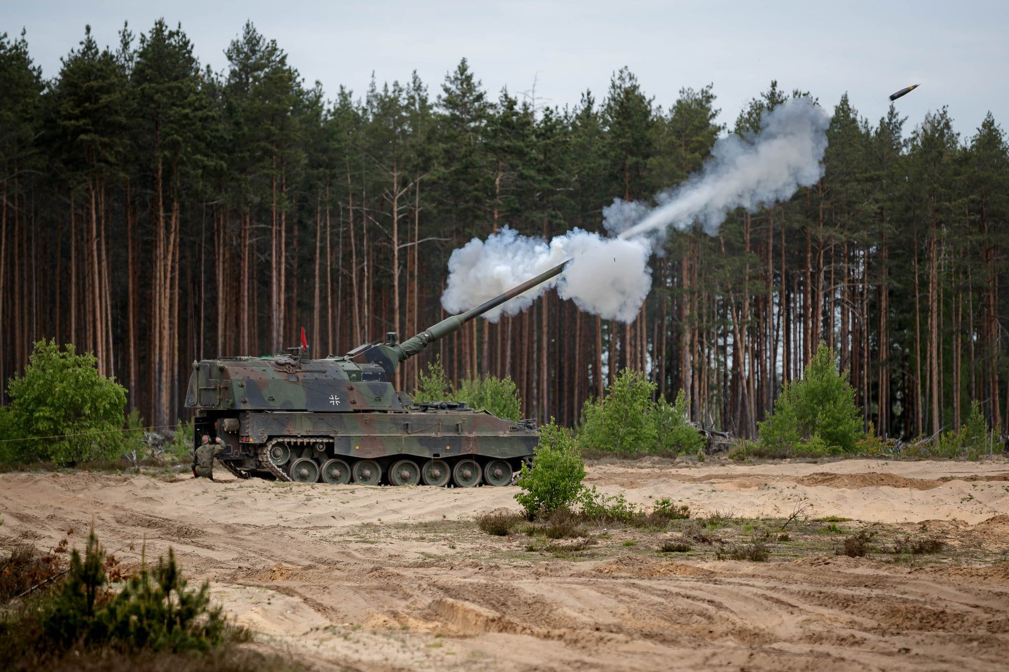 las-fuerzas-armadas-de-alemania-compraran-municion-de-artilleria-de-155mm-a-rheinmetall-por-8.500-millones-de-euros