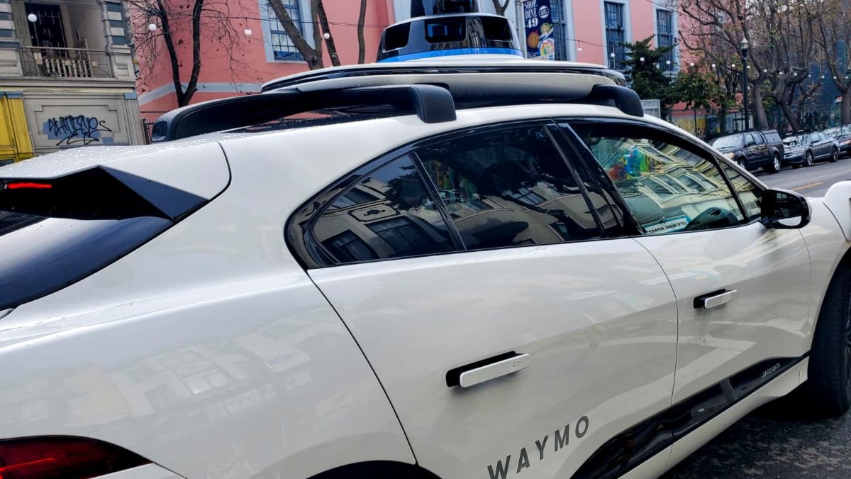 waymo-opens-robotaxi-service-to-all-san-francisco-users