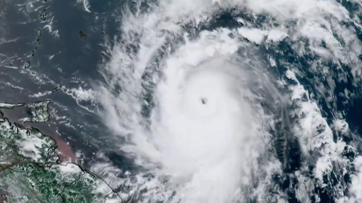 Huracán Beryl: ¿por qué el Centro Nacional de Huracanes de Estados Unidos lo considera ‘extremadamente peligroso’ y dónde generaría más daños?
