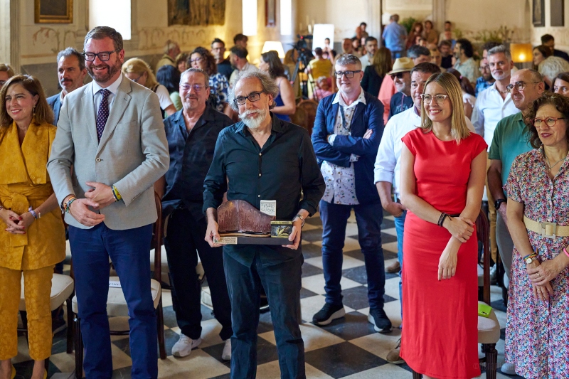 Eusebio Calonge recoge el Premio Salvador Távora en la inauguración de Palma Feria de Artes Escénicas de Andalucía – Artezblai