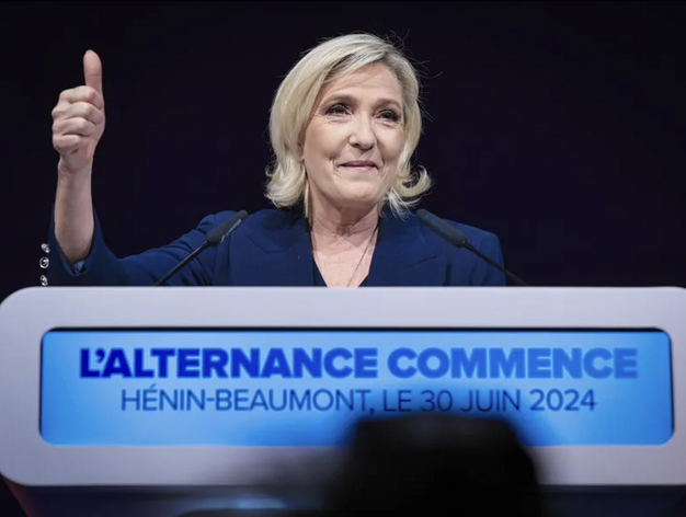 Giro a la ultraderecha: Por qué los católicos franceses se entregan a Marine Le Pen