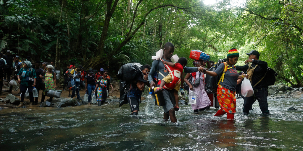EE.UU. acuerda con Panamá pagar vuelos de deportación de migrantes que buscan cruzar el Darién rumbo al norte