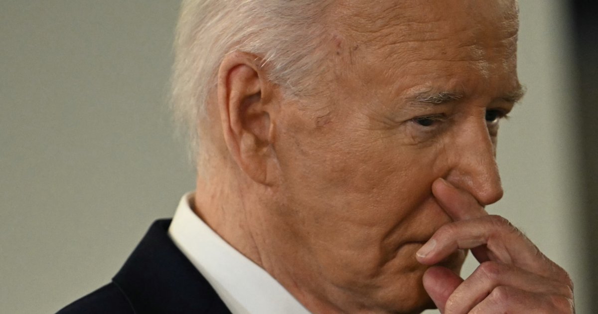 Desconectado, débil y unos viajes desastrosos por Europa: las personas cercanas a Biden revelan que los lapsus del presidente son cada vez más frecuentes