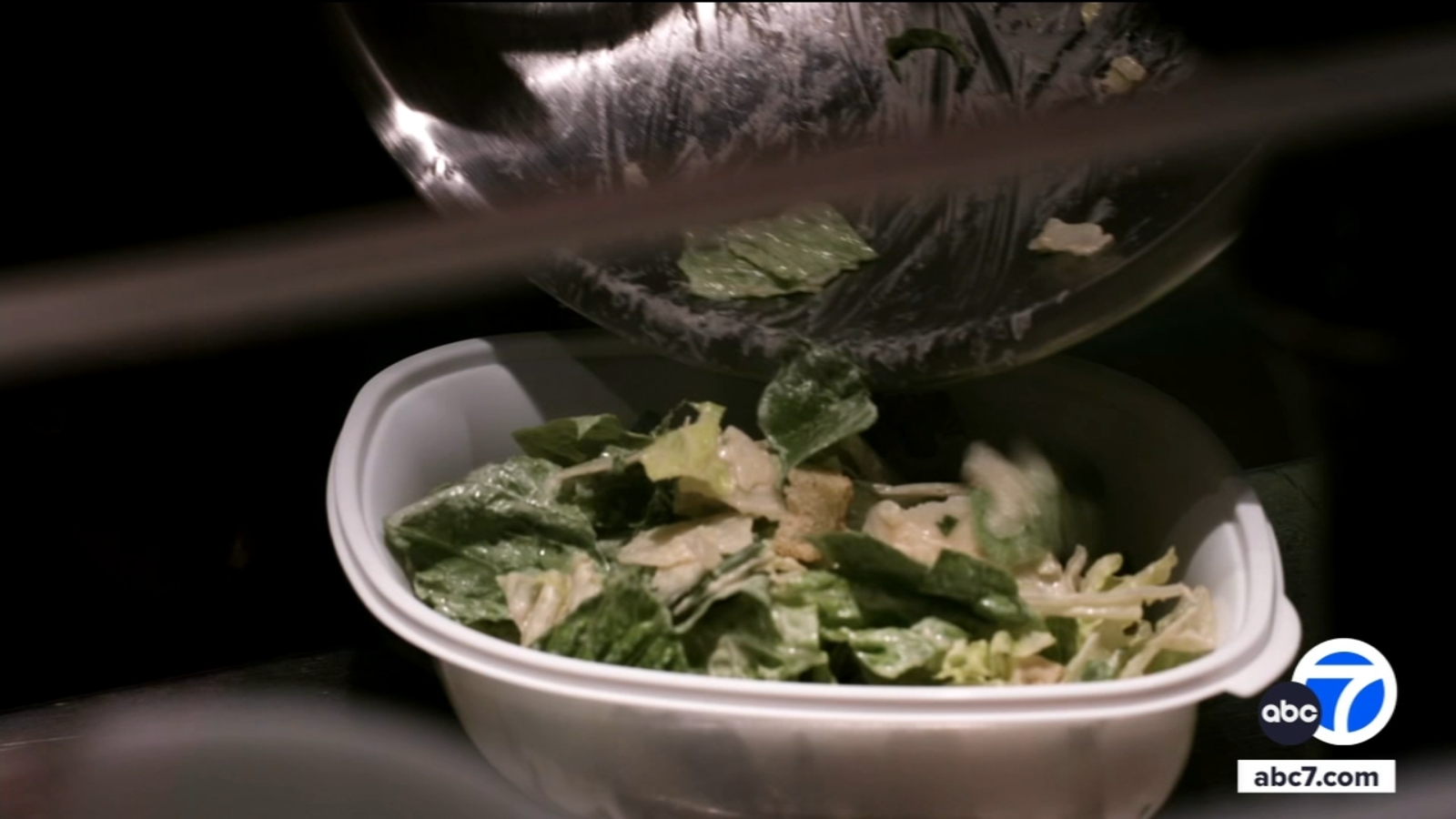 La ensalada César, inventada en México por inmigrantes italianos, cumple 100 años