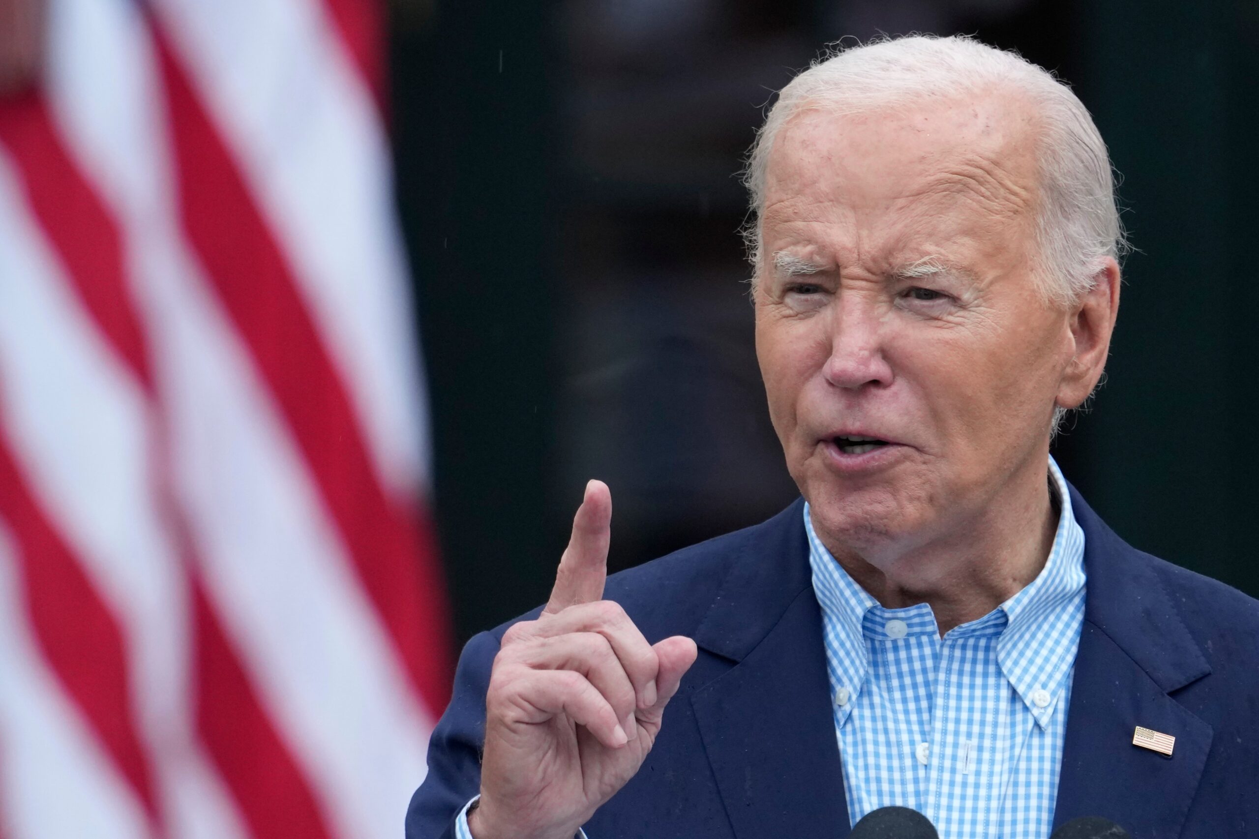 “No voy a ninguna parte”, insiste Biden en celebración del Día de la Independencia – La Opinión