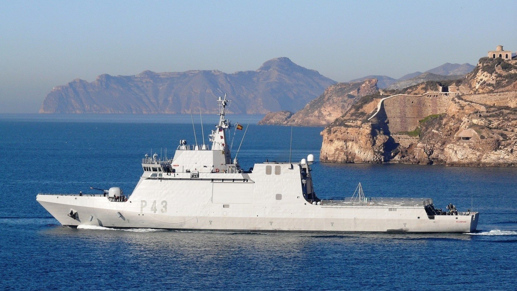 Seguridad Nacional destaca el “esfuerzo” de la Armada en el control migratorio mientras Sánchez lo niega