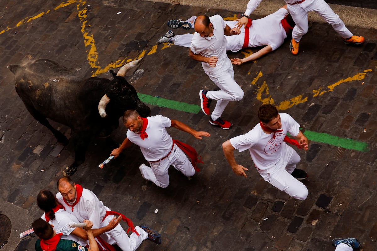 Los encierros de San Fermín, entre ‘aburridas’ carreras meteóricas o el morbo de la sangre