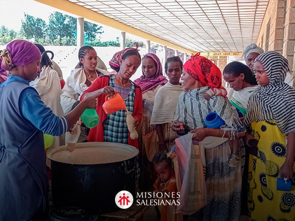 lo-que-hacen-los-misioneros-salesianos-en-la-region-de-tigray,-en-etiopia, que-se-muere-de-hambre-y-de-sed