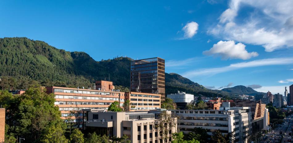 Suicidio de médica residente en Universidad Javeriana en Colombia prende alarmas sobre el maltrato