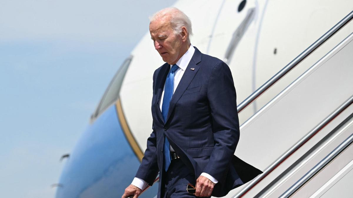 Estados Unidos: Joe Biden aparece por primera vez en público después de poner fin a su campaña presidencial