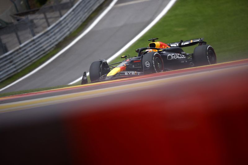 Norris lidera el uno-dos de McLaren en práctica en Bélgica, Verstappen será penalizado por motor
