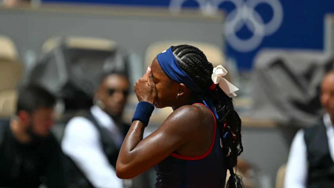 Coco Gauff abandona la competición individual de los Juegos Olímpicos de París entre lágrimas tras una controvertida decisión del árbitro