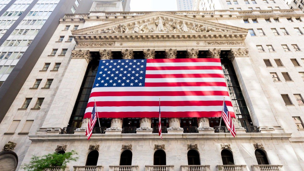 wall-street-cayo-fuerte-tras-dato-que-disparo-el-temor-a-una-desaceleracion-en-la-economia-de-eeuu