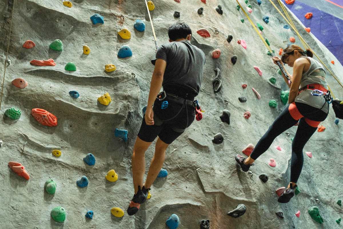 Los 10 mejores gimnasios de escalada alrededor de Los Ángeles para un entrenamiento adrenalínico