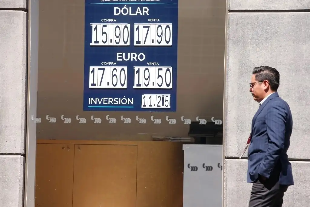 Peso mexicano supera barrera de 19 unidades frente al dólar