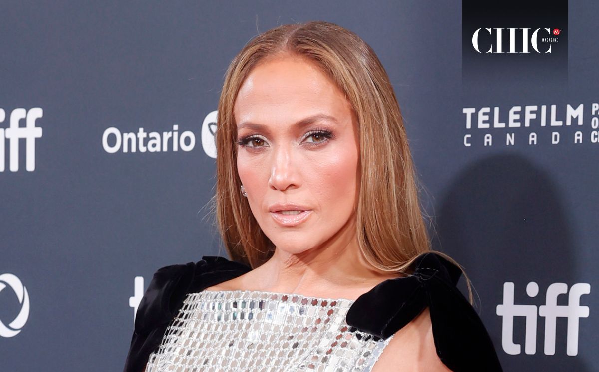 jlo-reaparece-tras-divorcio-de-ben-affleck-con-vestido-abierto