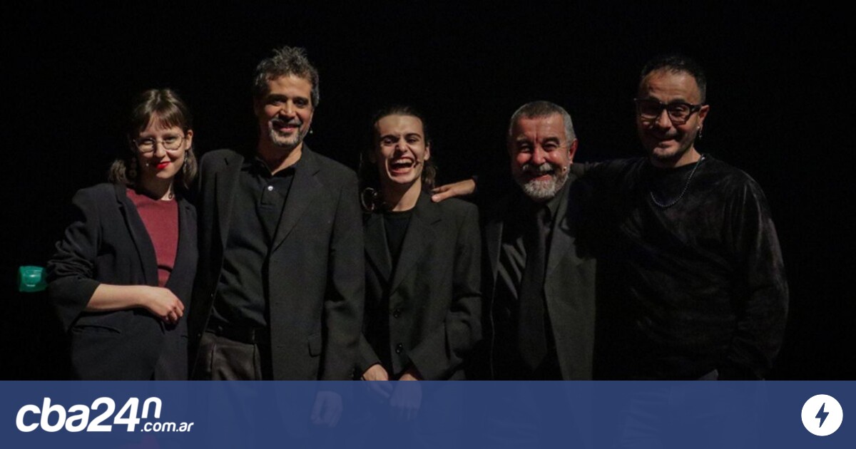 ikapo-(un-vuelo-por-los-margenes):-teatro-de-sombras-y-munecos-en-espacio-cirulaxia