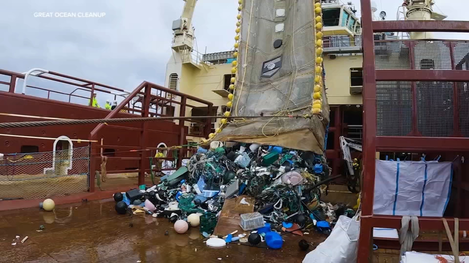 ships-sent-to-clean-great-pacific-garbage-patch-in-middle-of-ocean-return-to-northern-california