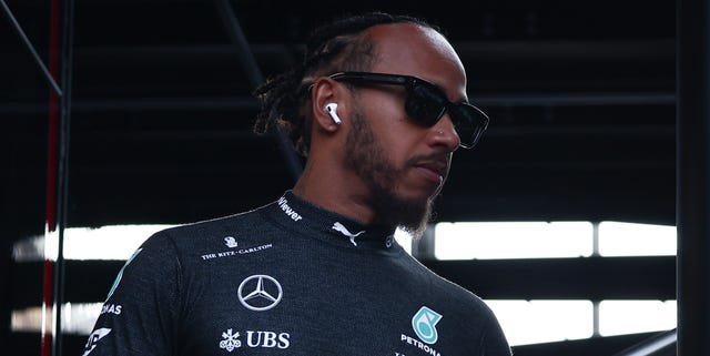 Un excampeón de F1 explica por qué Lewis Hamilton “ha perdido velocidad” con Mercedes en clasificación