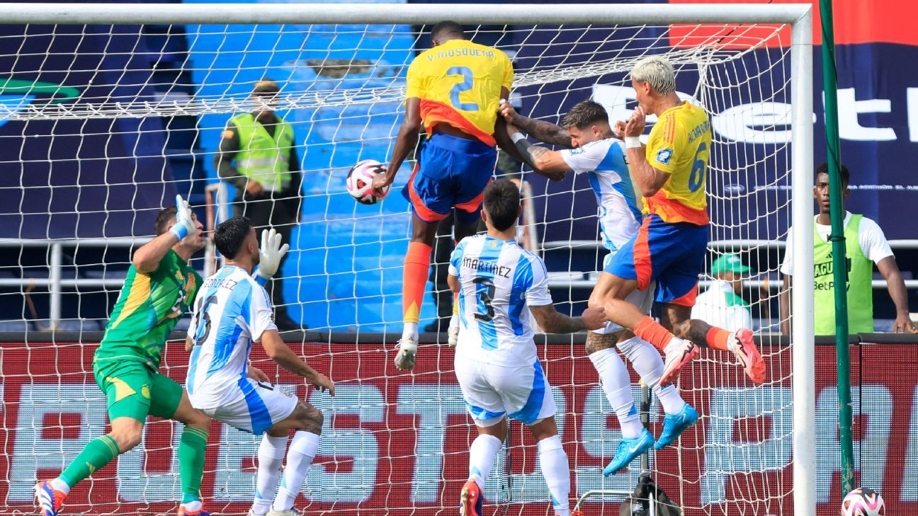 Los errores defensivos de Argentina en el gol de Mosquera