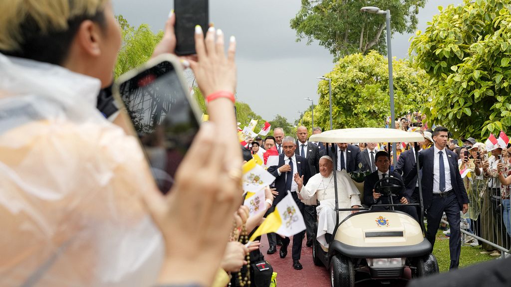 El Papa Francisco pide mejores condiciones para los trabajadores inmigrantes en Singapur