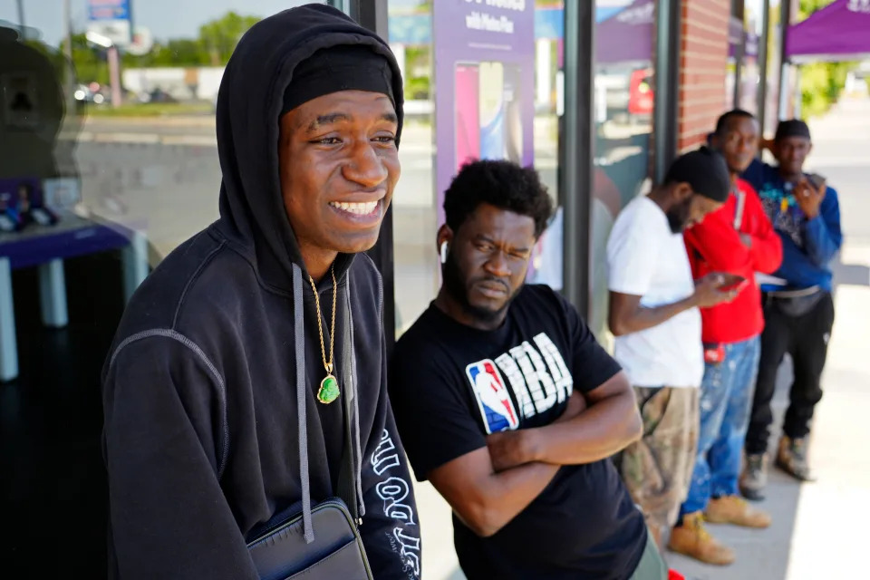 Los haitianos, residentes en Springfield, Ohio, reaccionan al convertirse en el epicentro del debate sobre la inmigración