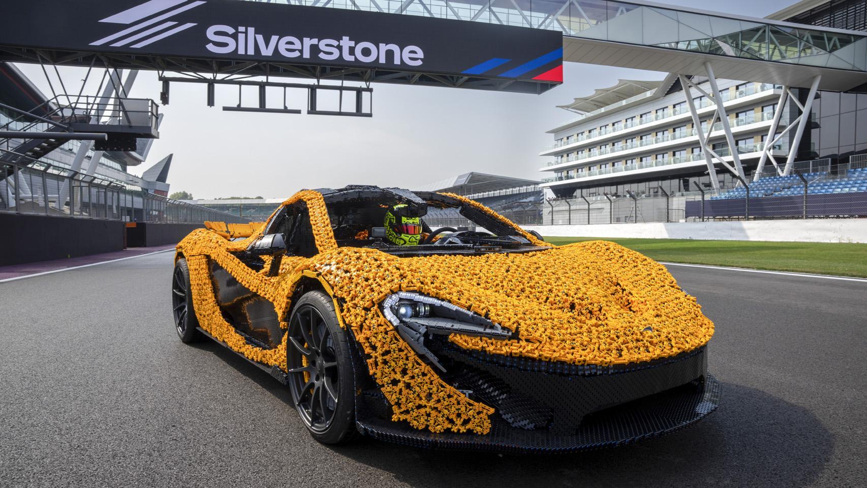 este-increible-supercoche-totalmente-hecho-de-lego-es-funcional-y-ha-superado-los-60-kilometros-por-hora