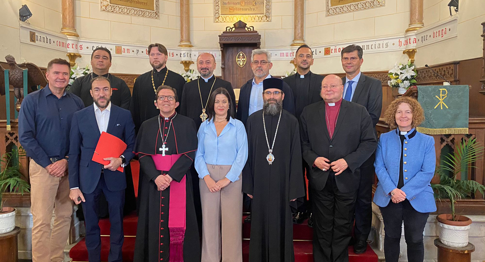 monsenor-valdivia-participa-en-la-constitucion-de-la-mesa-de-dialogo-interconfesional-de-espana-–-archidiocesis-de-sevilla