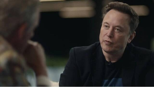 elon-musk-publica-un-poema-sobre-el-vacio-del-ateismo; quiza-la-religion-no-esta-mal,-escribe