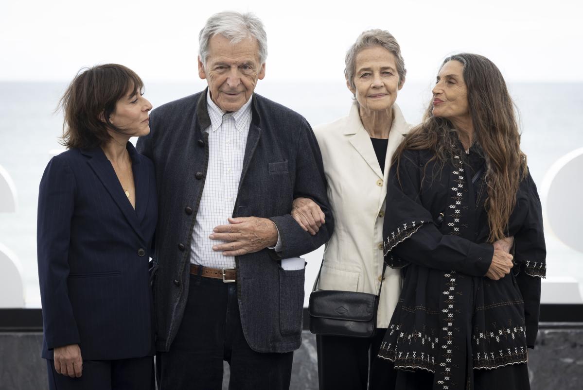 Costa-Gavras pide “valentía” política para facilitar la muerte, que es “un viaje personal”