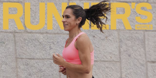 la-campeona-de-espana-ester-navarrete-protagoniza-la-operacion-maraton-del-numero-de-otono-de-runner