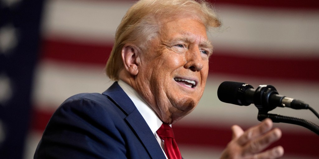 Trump promete expulsar a los migrantes que han llegado con el app CBP One o el 'parole' humanitario aprobado por Biden