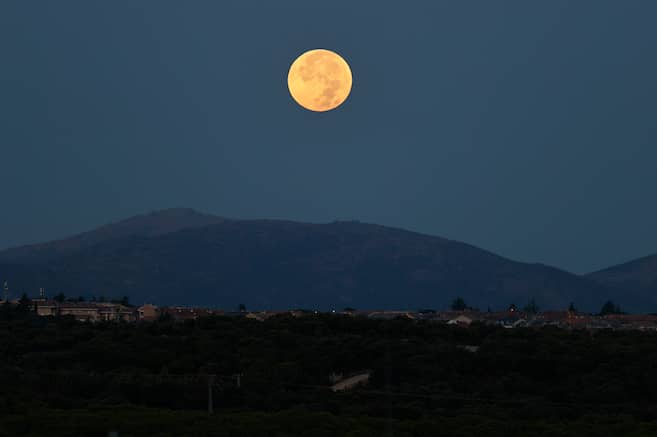 la-tierra-tendra-dos-lunas:-de-que-se-trata-el-fenomeno-y-cuando-podra-verse