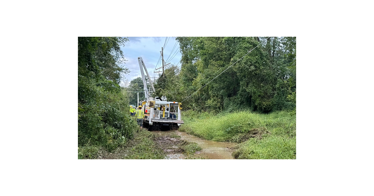 duke-energy-comienza-las-tareas-de-restauracion-del-suministro-electrico-en-carolina-del-norte-y-carolina-del-sur-despues-de-que-helene-causara-inundaciones-historicas-y-1.7-millones-de-cortes-de-suministro-electrico