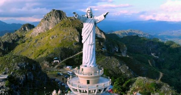 super-al-cristo-redentor:-el-pas-que-tiene-la-figura-de-jess-ms-alta-del-mundo