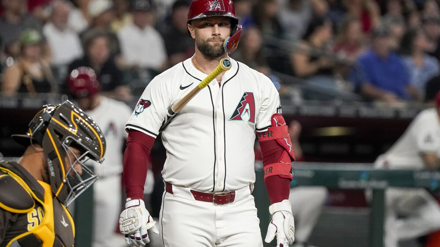 los-diamondbacks-solo-pudieron-ver-sus-suenos-de-postemporada-esfumandose-por-television