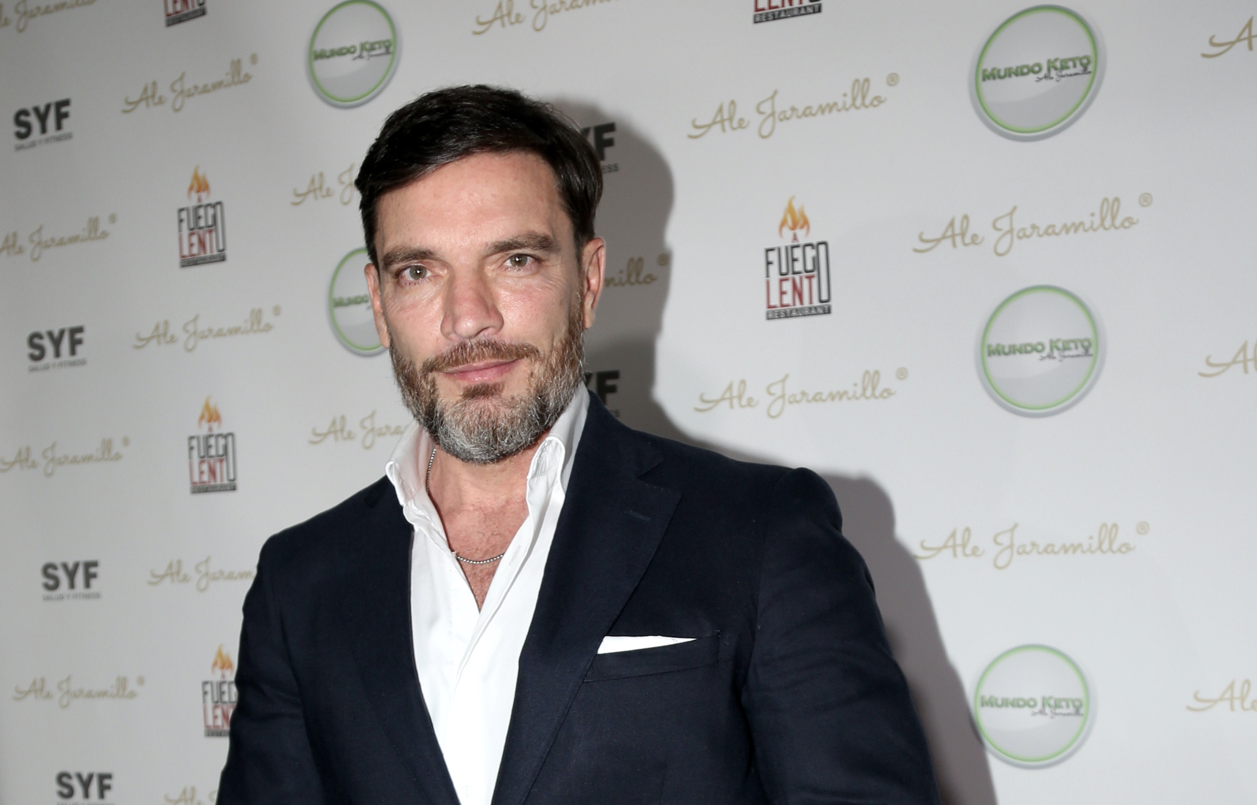 Julián Gil está dispuesto a todo con tal de estar en la vida de su hijo Matías – La Opinión