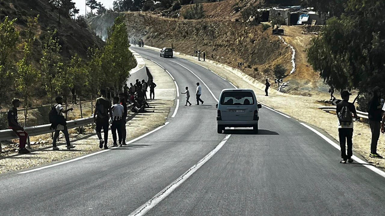 marruecos-impide-un-asalto-masivo-de-jovenes-inmigrantes-a-la-frontera-de-ceuta