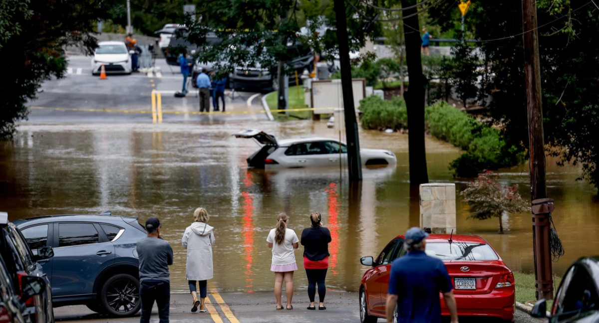 pura-destruccion:-los-videos-mas-impactantes-del-paso-del-huracan-helene-por-estados-unidos