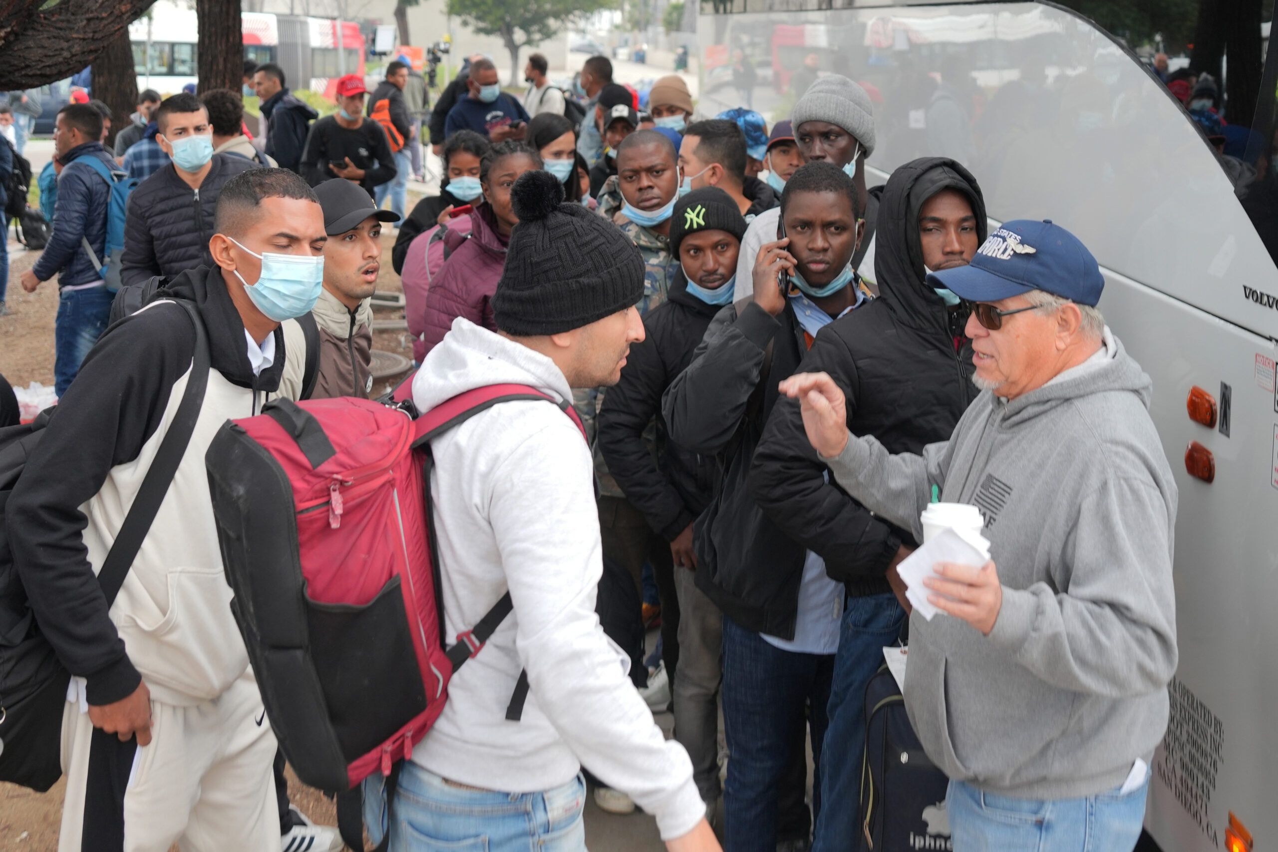 EE.UU. con la inmigración convertida en arma electoral