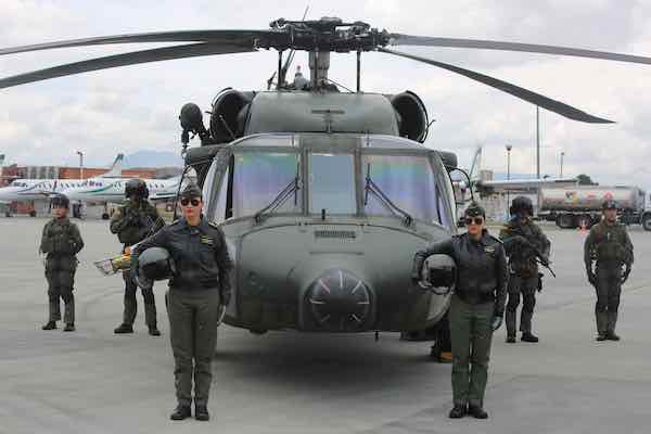 Colombia refuerza su lucha ambiental con la llegada de 4 helicópteros Black Hawk a la Policía Nacional | RTVC Noticias