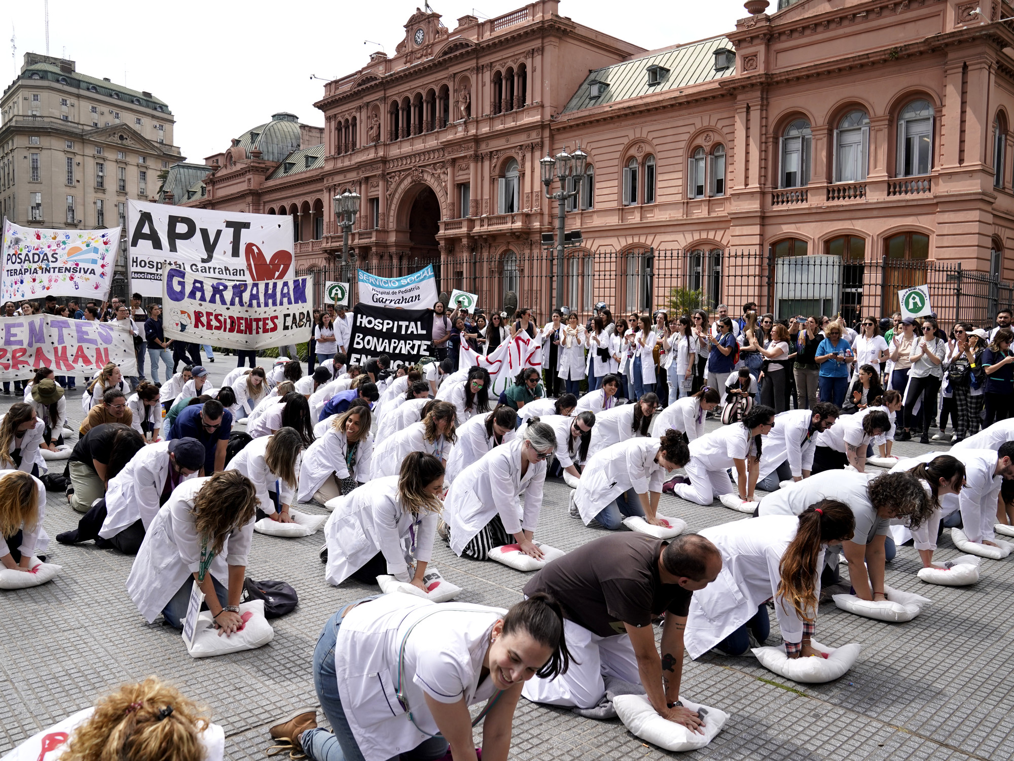 polemica-por-un-dato-clave-en-el-proyecto-del-gobierno-para-transferir-los-hospitales-nacionales-a-las-provincias