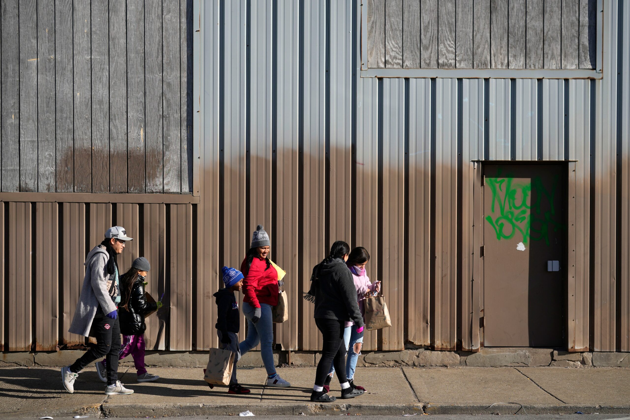 chicago-cerrara-a-fin-de-ano-refugios-para-inmigrantes-recien-llegados-–-la-opinion